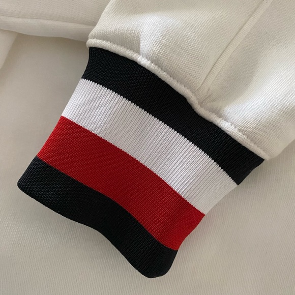 Very nice white top .Worn once  to big for me. - Picture 6 of 9